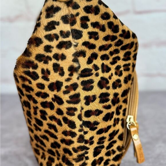 Clever Carriage Company Ponyhair Mixed Material Gorgeous Cheetah Print Hobo Bag - Picture 6 of 15